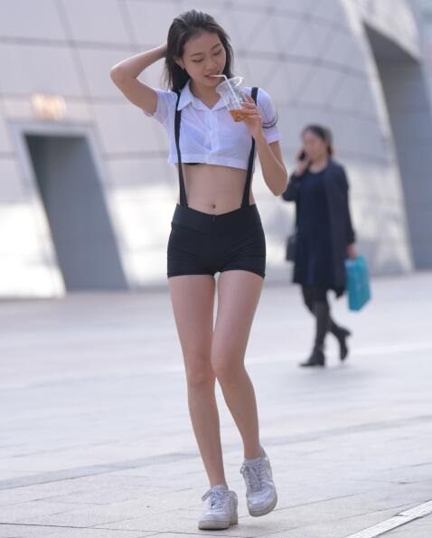 日韩无砖专区体验区-国产亚洲精品美女久久久久 - 小鸡AV久国产视频