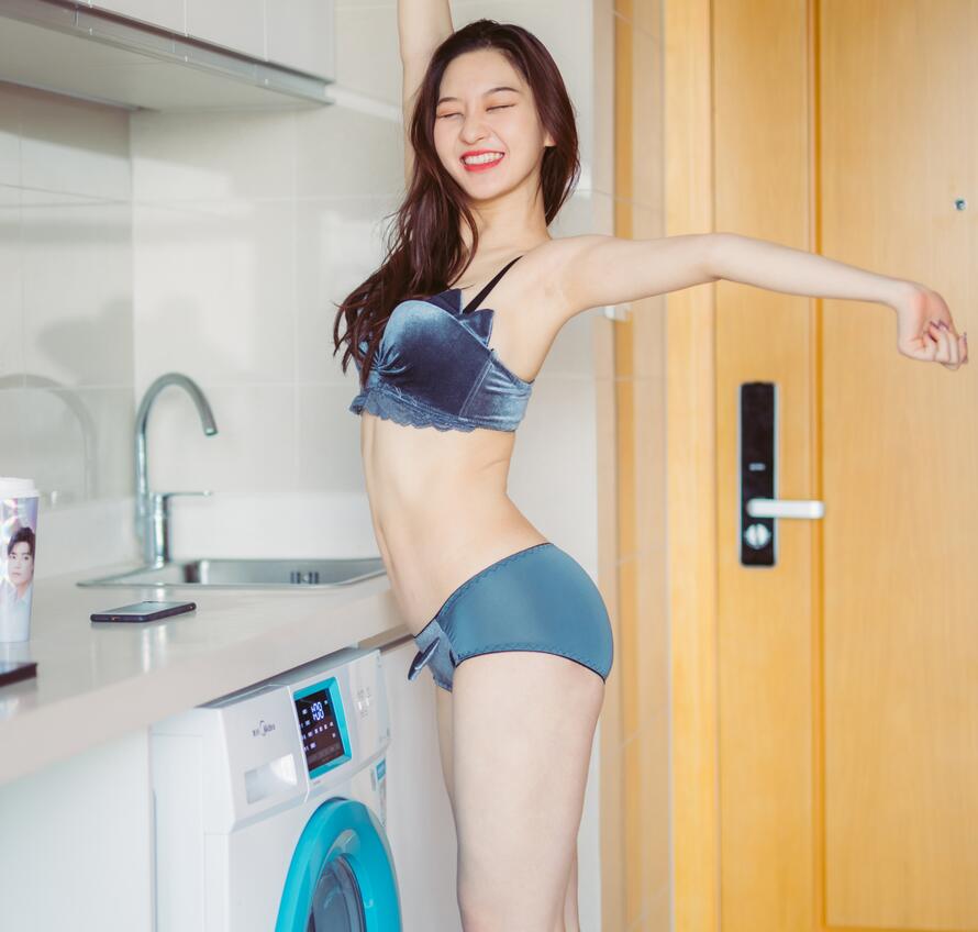 叶子媚全乳无码免费A片