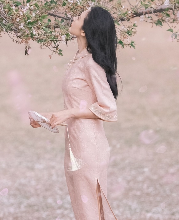 gogo999亚洲肉体艺术棚拍-夜夜爽66 - 小鸡AV痴汉列车