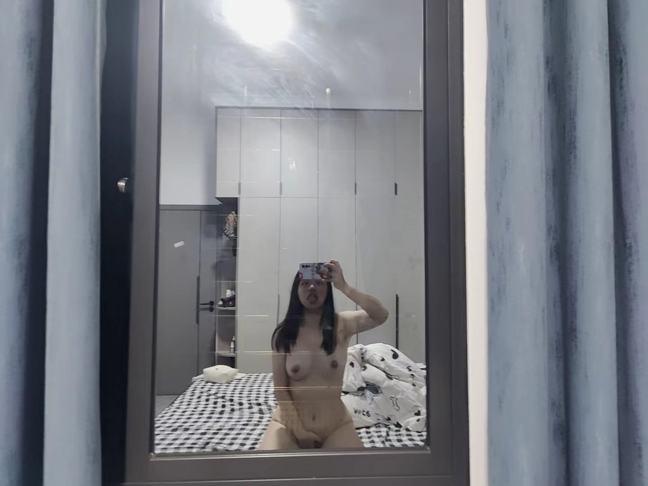 狠狠综合久久久久综-羞羞动漫无遮挡 - 小鸡AV美女脱了内裤后打开腿让男人桶爽