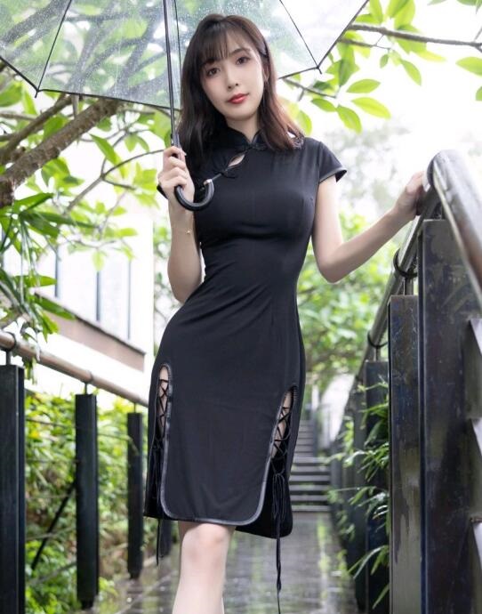 父皇轻点插好疼H限-亚洲AV综合AV一区二区综合 - 小鸡AV丰满少妇张开大白腿