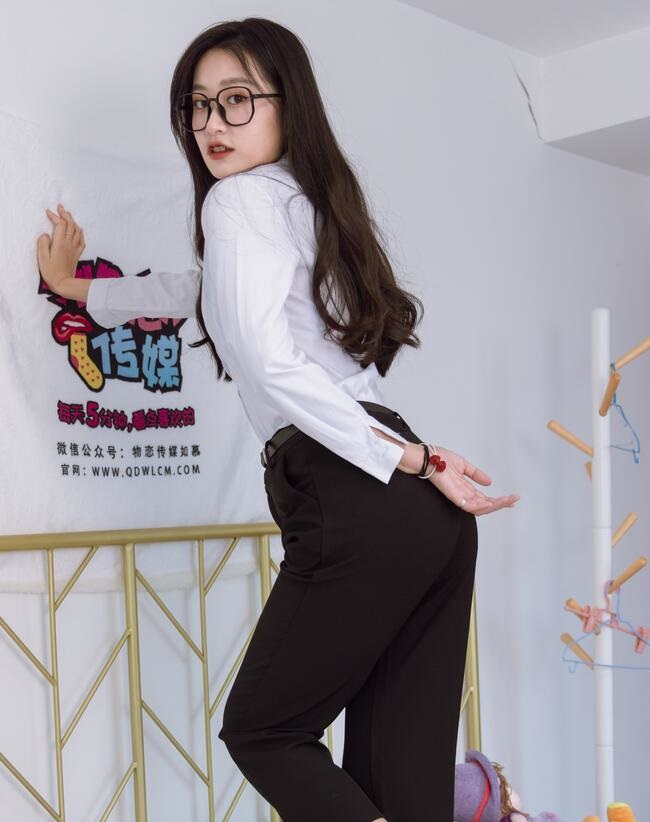 公车色肉小说-国产美女亚洲精品久久久综合 - 小鸡AV国产久热精品