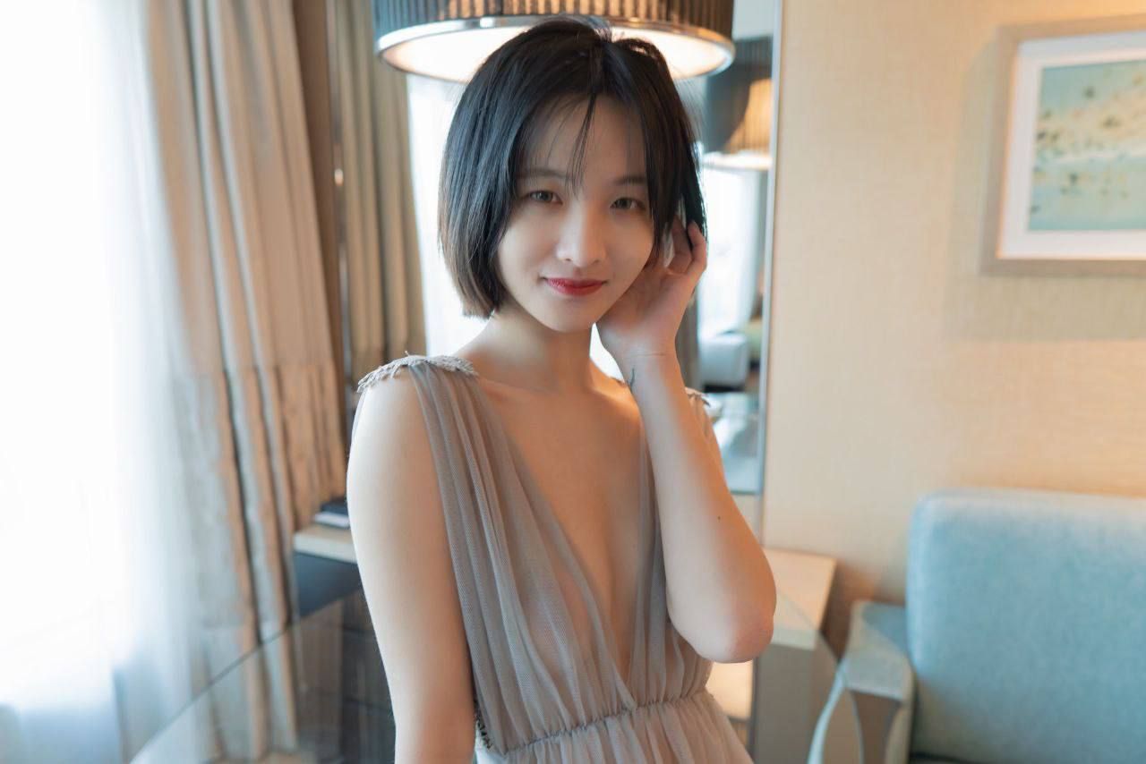 好湿好浪好紧好大好爽岳-日本精品一区二区三区在线视频 - 小鸡AV撕掉她的衣服吮的双乳视频