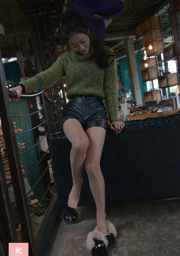 日本无码特黄午夜视频在线观看-美女裸免费观看网站 - 小鸡AV美女露出尿口让男人揉动态图网站