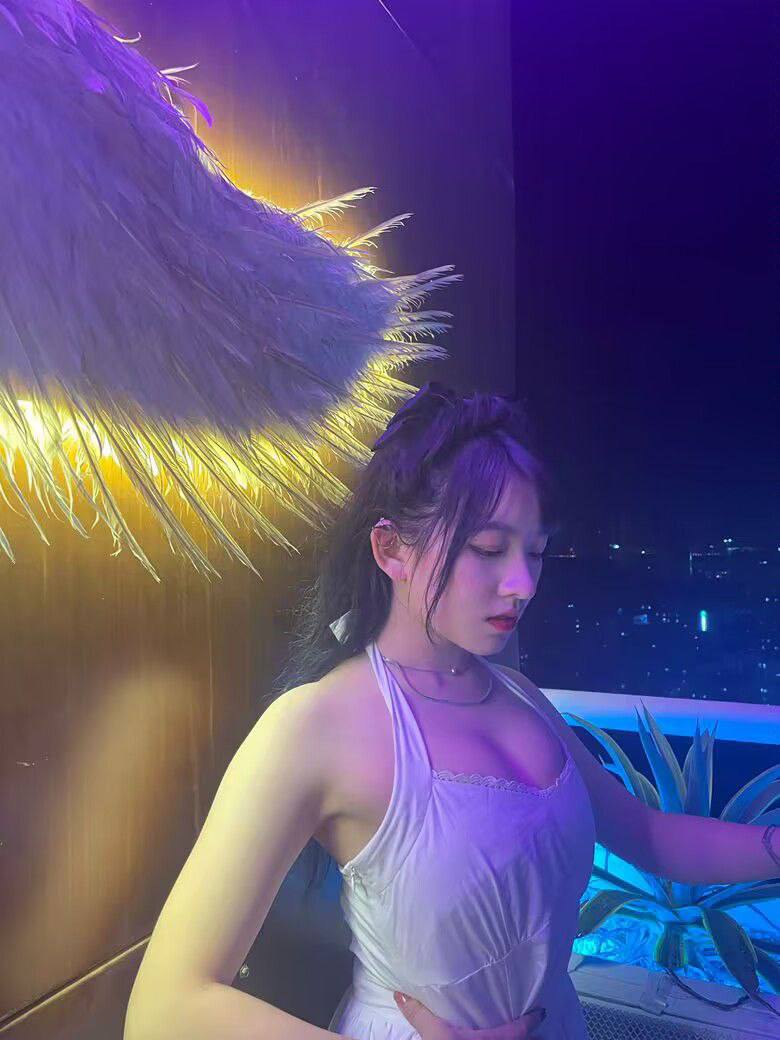 草bxx-柚木提娜在线 - 小鸡AV久久精品国产只有精品2020