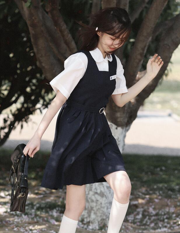 老师系列高H文-攻受在教室边做边H - 小鸡AV年轻护士3的滋味