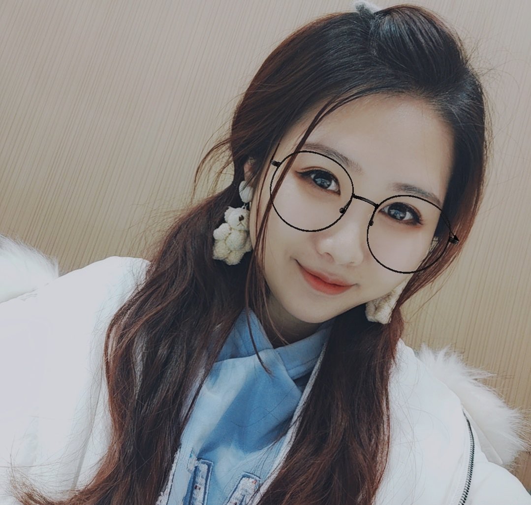 被猛男房东CAO到哭H-全肉共妻文 - 小鸡AV一女被两根凶猛挺进动态图