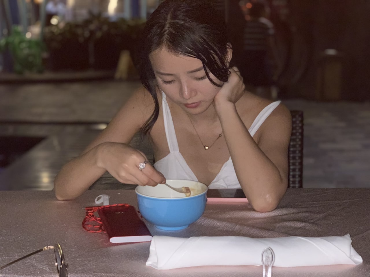 从后面挺进女警体内-日韩AV片无码一区二区三区不卡 - 小鸡AV扒开腿狂躁女人GIF动态图