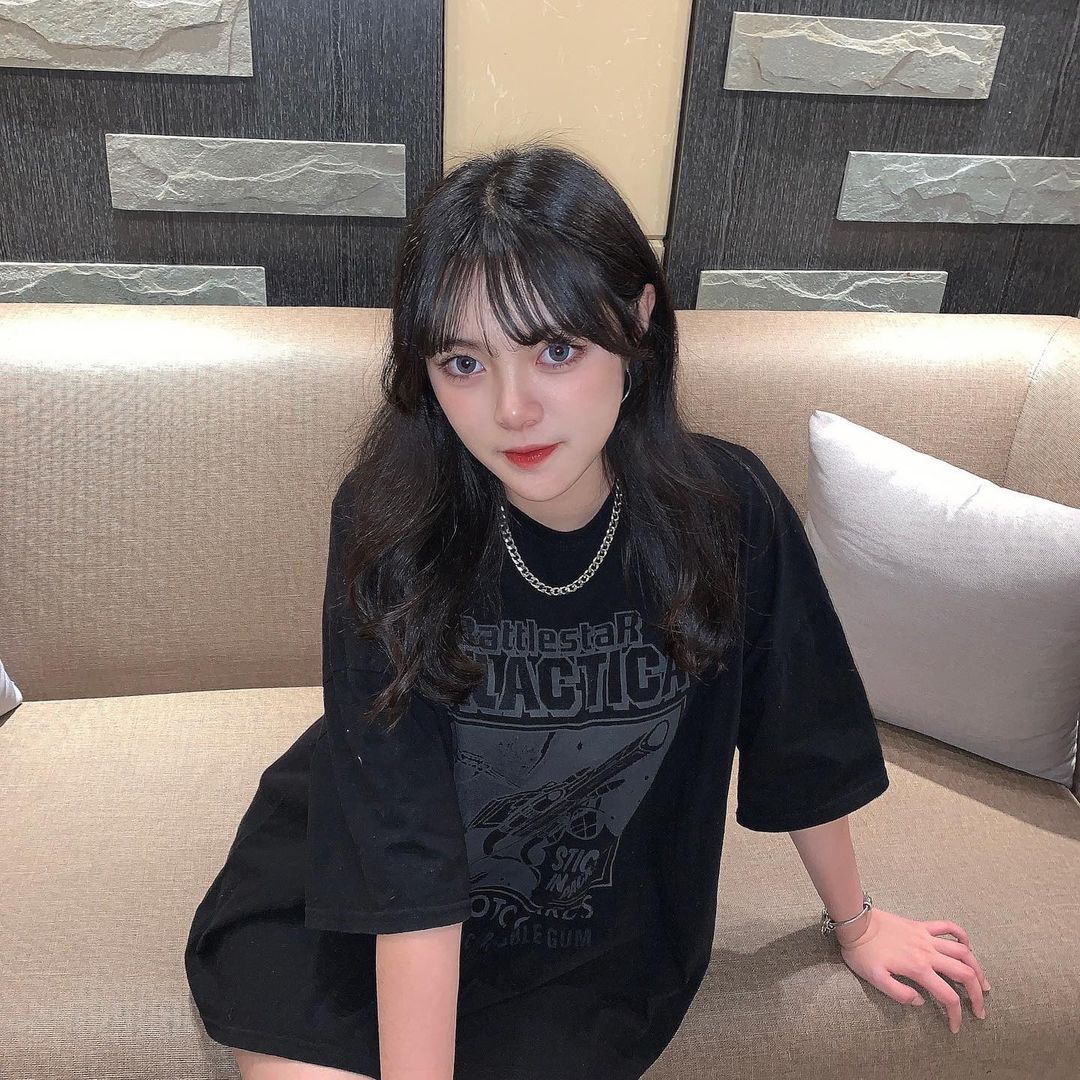 日韩午夜激情电影-小受撅起屁股趴好调教惩罚 - 小鸡AV被吃奶跟添下面视频