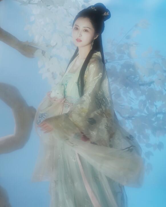 亚洲精品偷拍影视在线观看