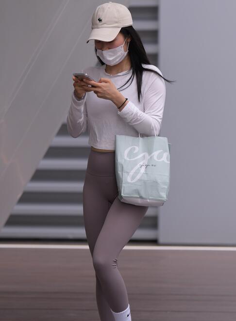 国产韩国精品一区二区三区久久-两女四对雪乳相互挤压摩擦的小说 - 小鸡AV日韩免费毛片视频**