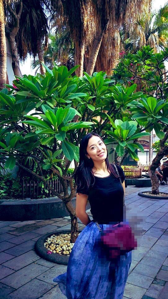 男人强撕开奶罩揉捏我奶头视频