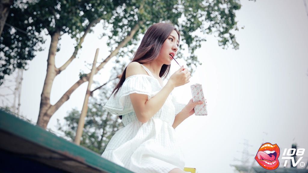 久久伊人免费视频-日本边吃奶边做爽视频 - 小鸡AV日本三级黄色片网站