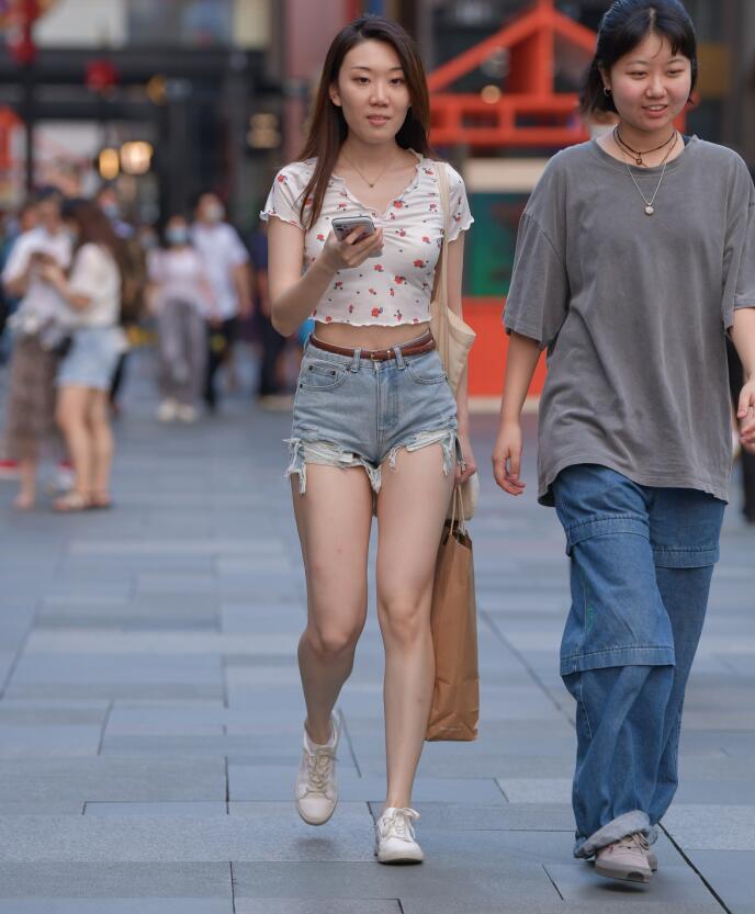 《色戒》汤唯无删减版在线观看-人妻熟女少妇一区二区三区 - 小鸡AV高H粗口调教羞辱SM文女王动画