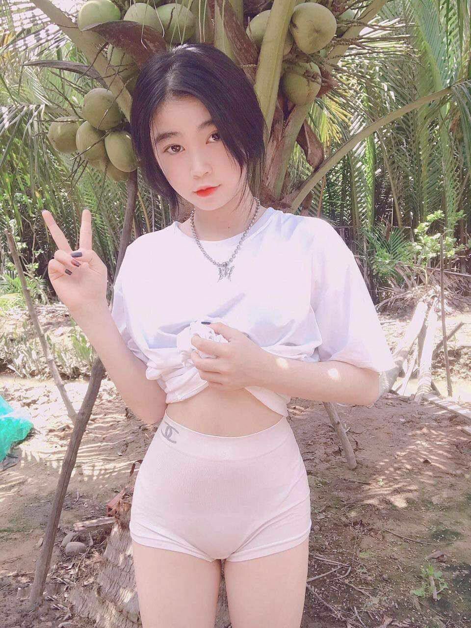 我和小伙子作爱时高潮-亚洲免费三级电影 - 小鸡AV亚洲精品18p