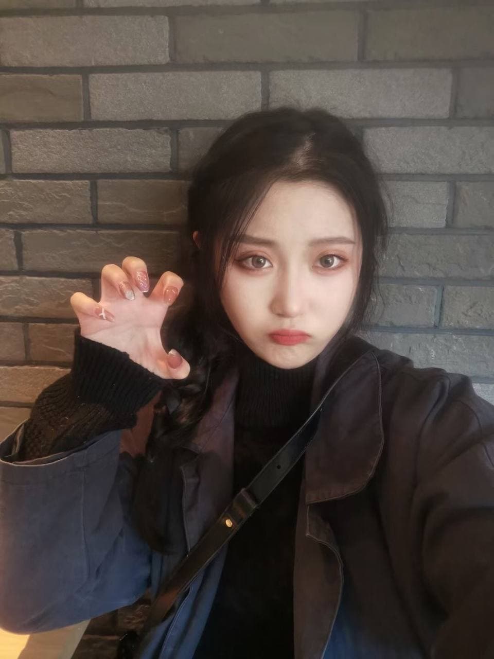 被吊起来张开腿供人玩弄H-挺进进麻麻的蜜臀 - 小鸡AV免费无码AV色情在线