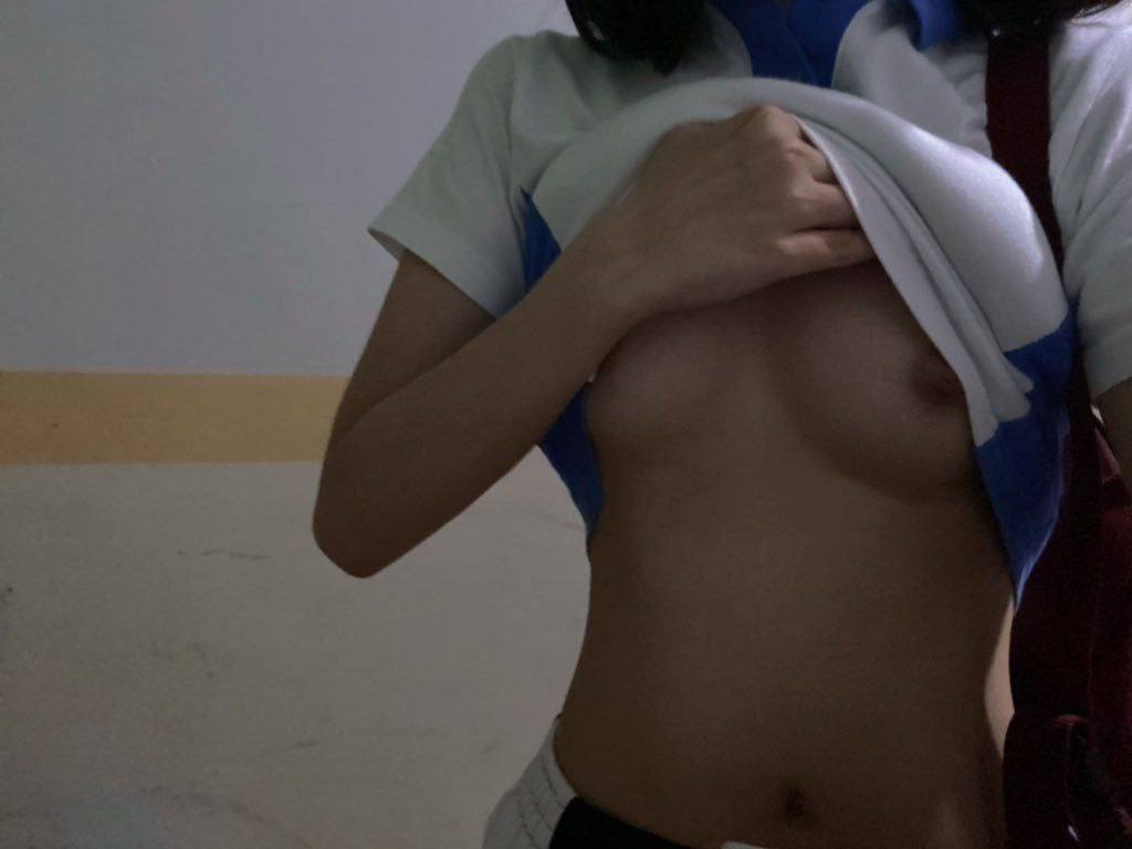 校草上课时狂揉我下面-强行扒开双腿疯狂进出动漫画 - 小鸡AV出轨人妻无套激情内射