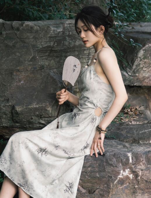 欧美黄色一级-黄色aa一级片 - 小鸡AV被男的捏胸摸大腿娇喘视频