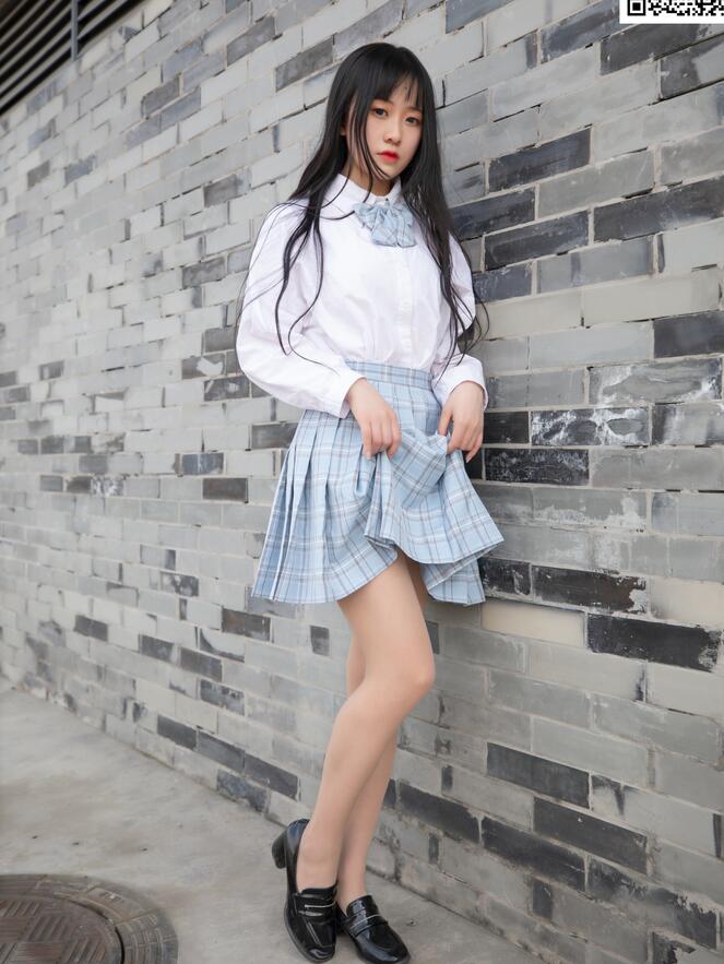 床吻戏脱戏吻胸大全-国产在线一卡二卡 - 小鸡AV山村乱3伦