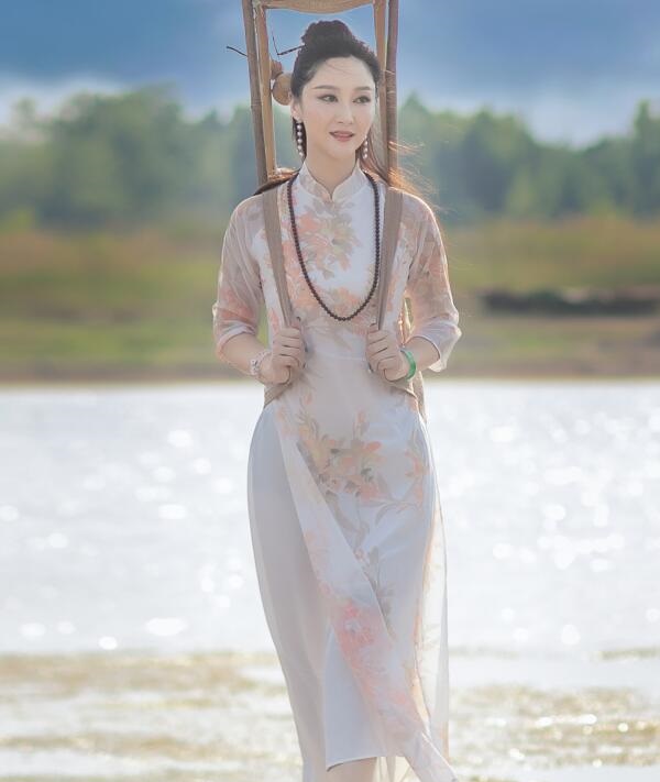 欧美不卡-欧美黑人xxxx性高清版 - 小鸡AV边做边尿在里面高hbl