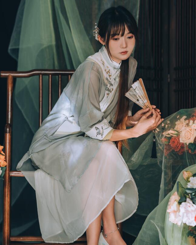 成年免费大片黄在线观看免费-中文 在线 有码 制服 视频 - 小鸡AVH 调教 红肿 嗯啊 跪趴