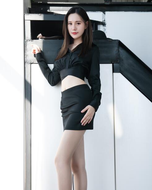 国模燕子大尺度私拍 [-好小好紧H有妇之夫 - 小鸡AV100无遮拦美女照片