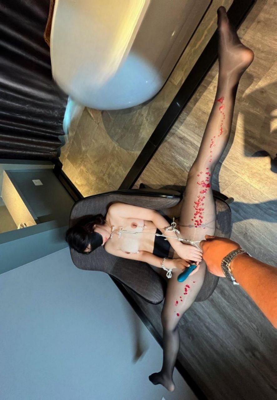 亚洲精品中文字幕无码A片老网站-高清无码日本一区二区 - 小鸡AV故意往上一挺舒服吗宝贝