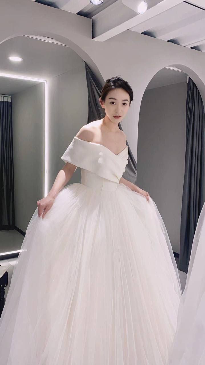 日韩在线精品亚洲午夜电影-我和漂亮岳的性关系韩国中字 - 小鸡AV一级片视频播放