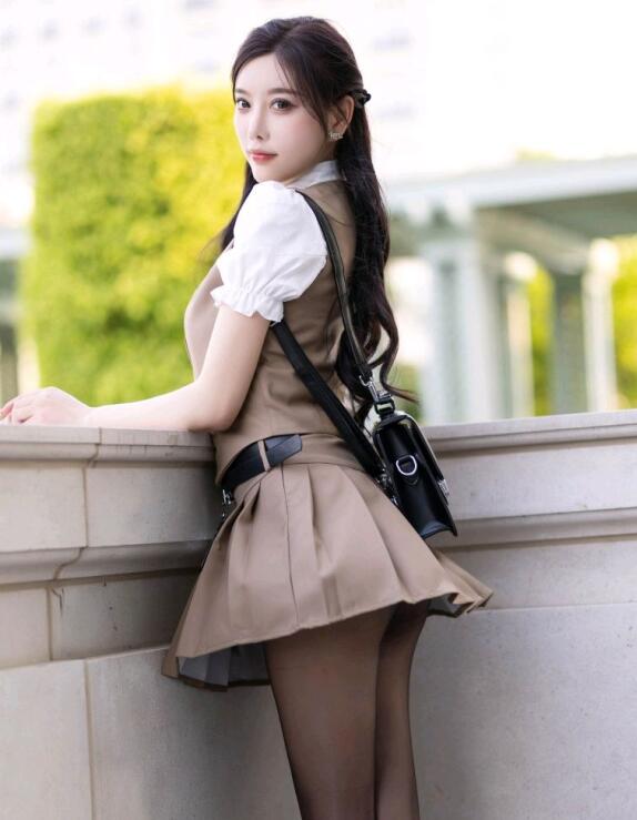 亚洲综合视频在线-一代女皇武则天a级艳 - 小鸡AV总受(h)肉