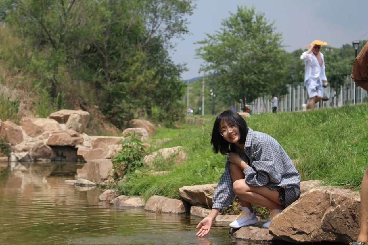 亚洲三级在线视频