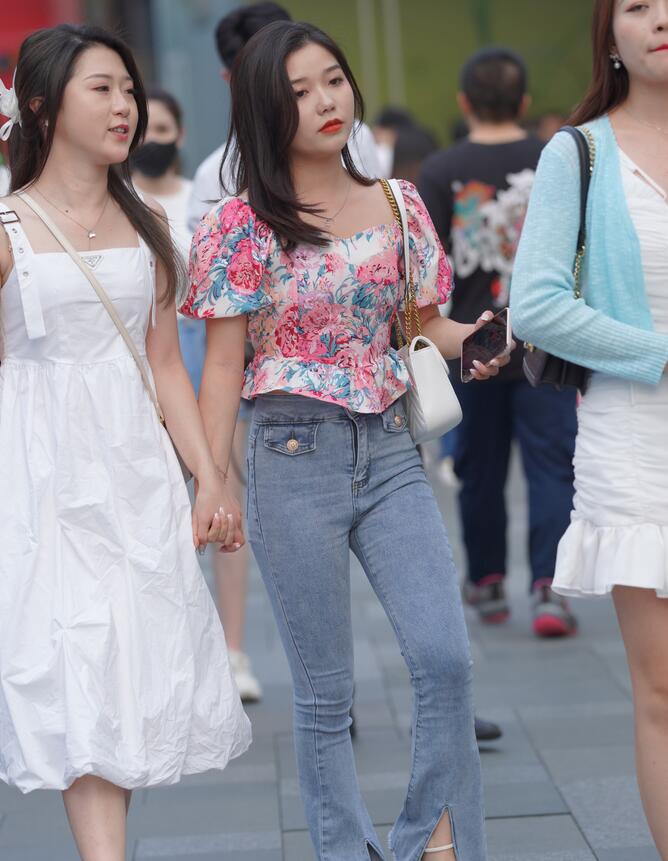 在哪里**-亚洲最大的成人网 - 小鸡AV国产日产久久