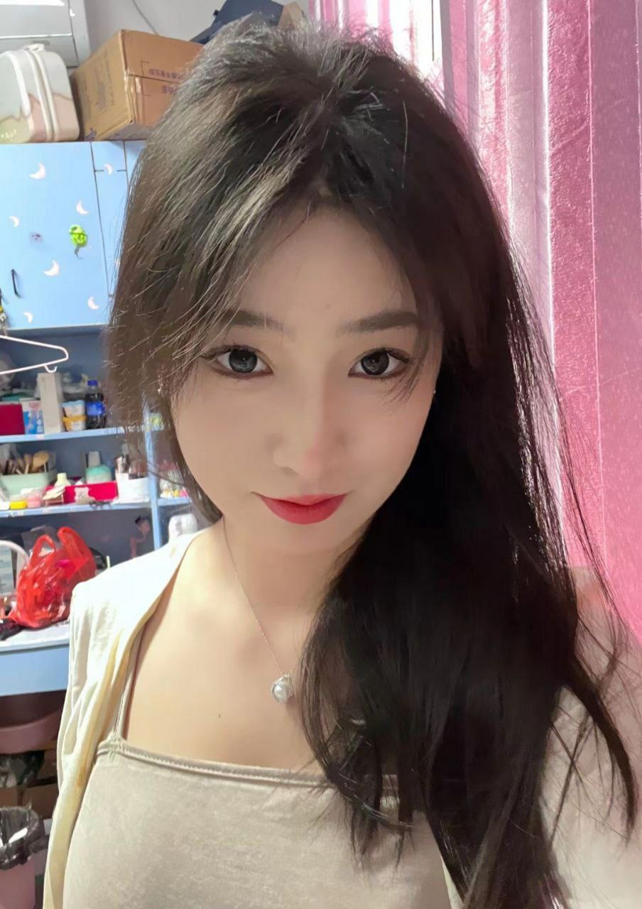 美女露着奶头光胸光屁屁动态图