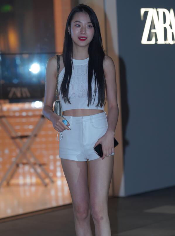 陈少霞三级-欧美激情二区三区 - 小鸡AV性与爱的电影