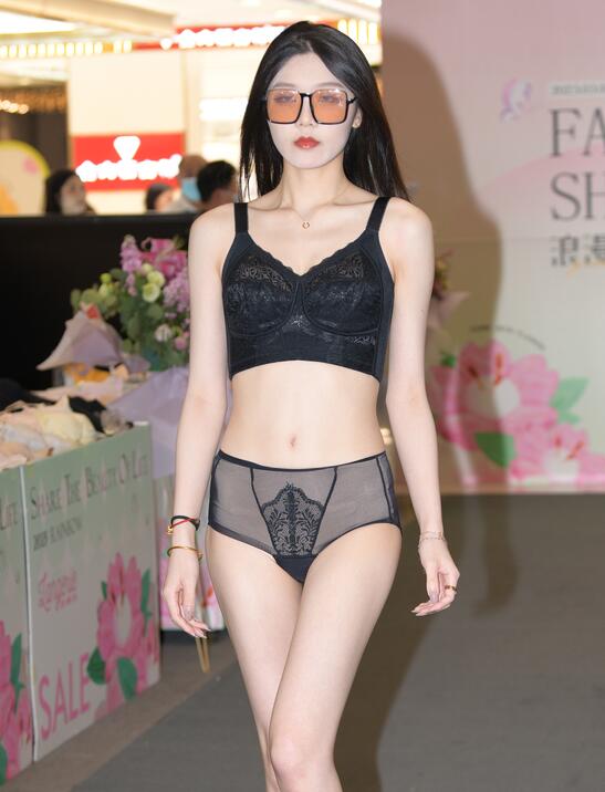 在线看片免费人成视频免费大片-宝贝水真多真紧好爽H男男视频 - 小鸡AV苍井空裸乳照电影