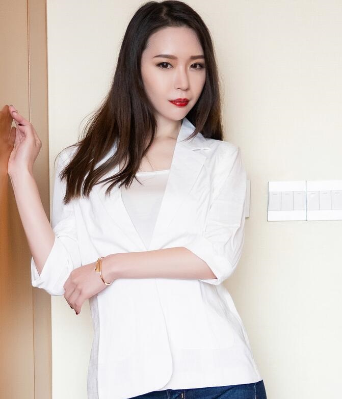 伊伊人成亚洲综合人网香