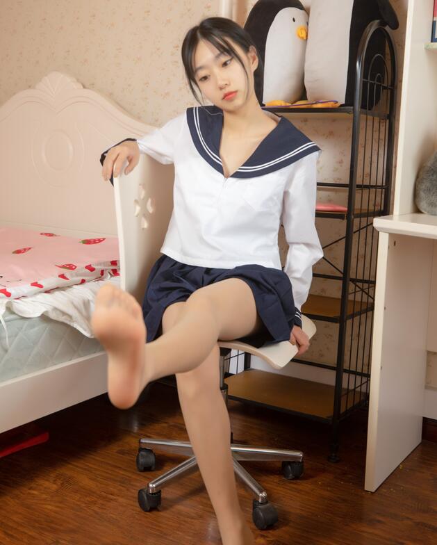 法国色情HD巜安娜情欲史-大胸美女脱内衣黄网站 - 小鸡AV日韩黄色小说