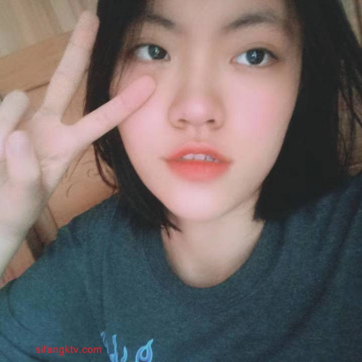 骚妇的水真多让我插她