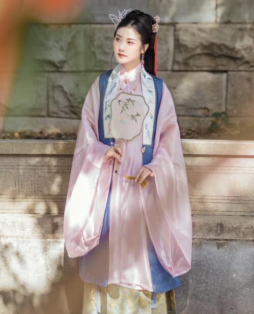 男啪女色黄无遮动态图