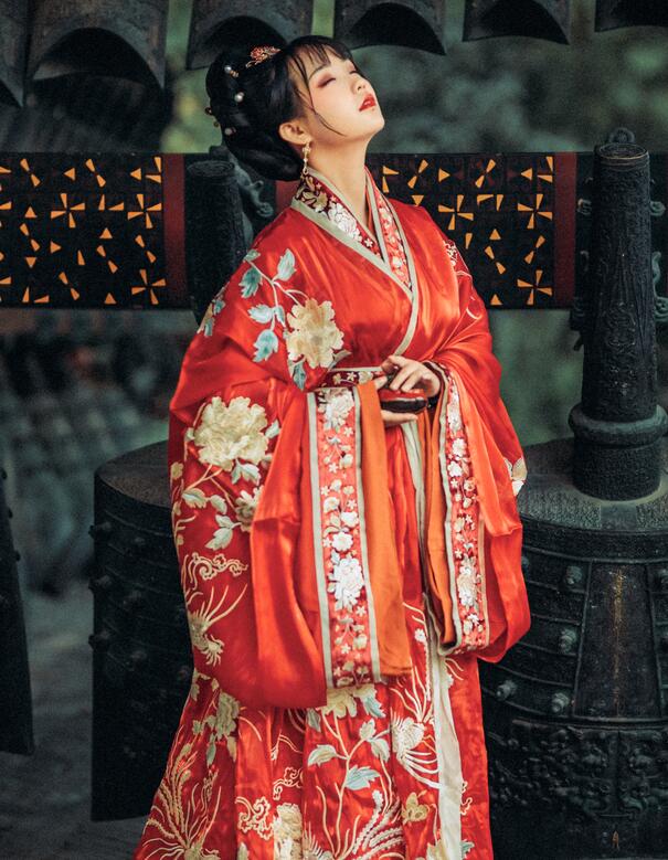 国产又粗又黄又湿又大