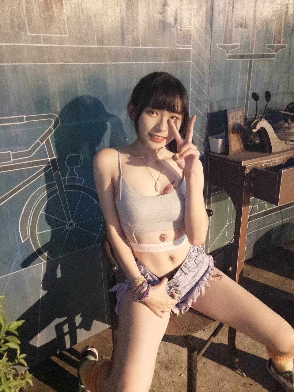 香蕉尹人在线观看免费下载-相亲对象是个问题学生 - 小鸡AV高h乱l高辣h文短篇