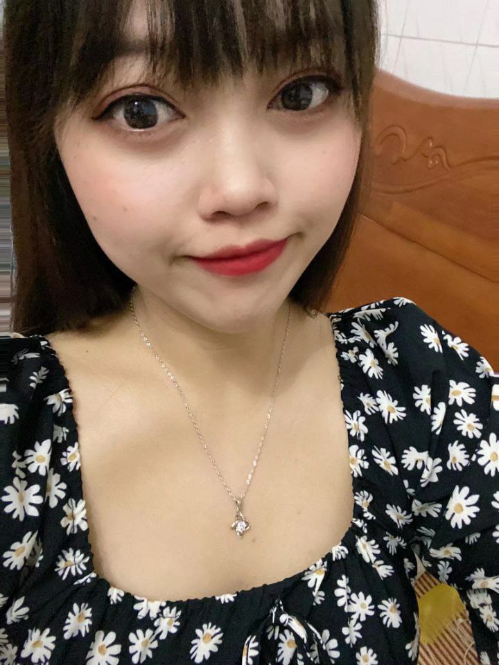 白丝校花被弄到高潮喷水