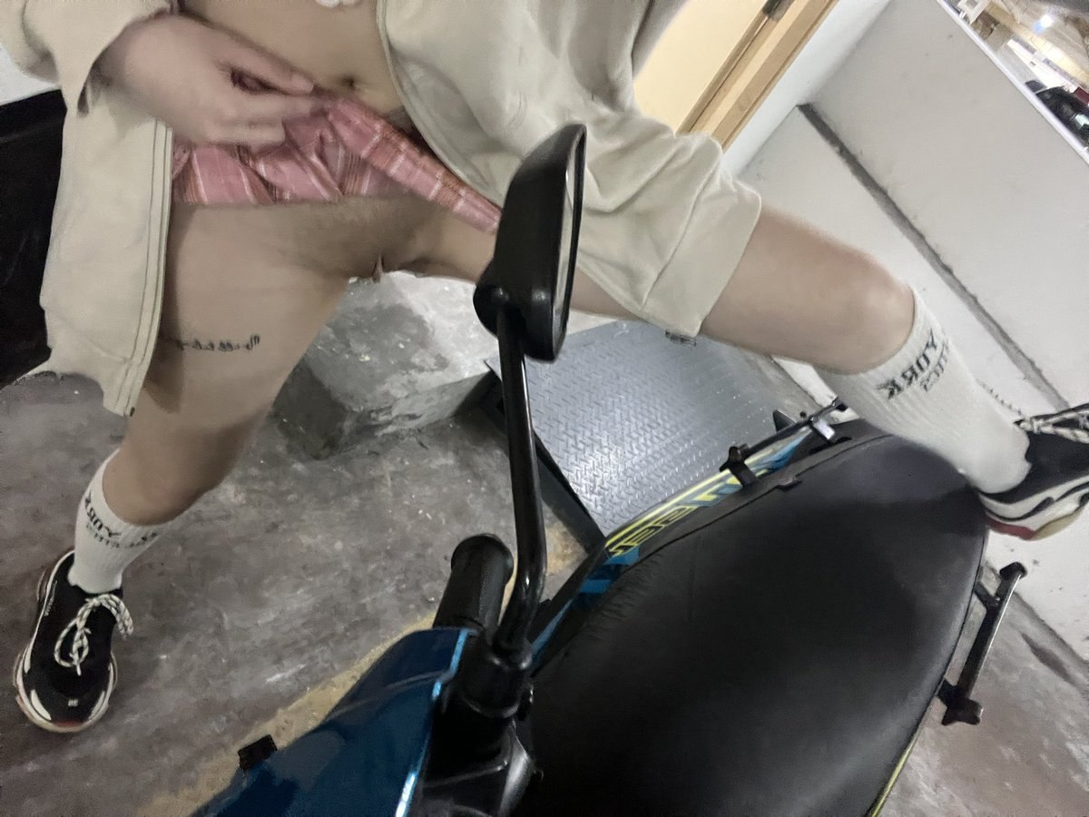 亚洲精品久久久久网站-色偷偷7777www - 小鸡AVgif李毅吧边吃奶边摸下面