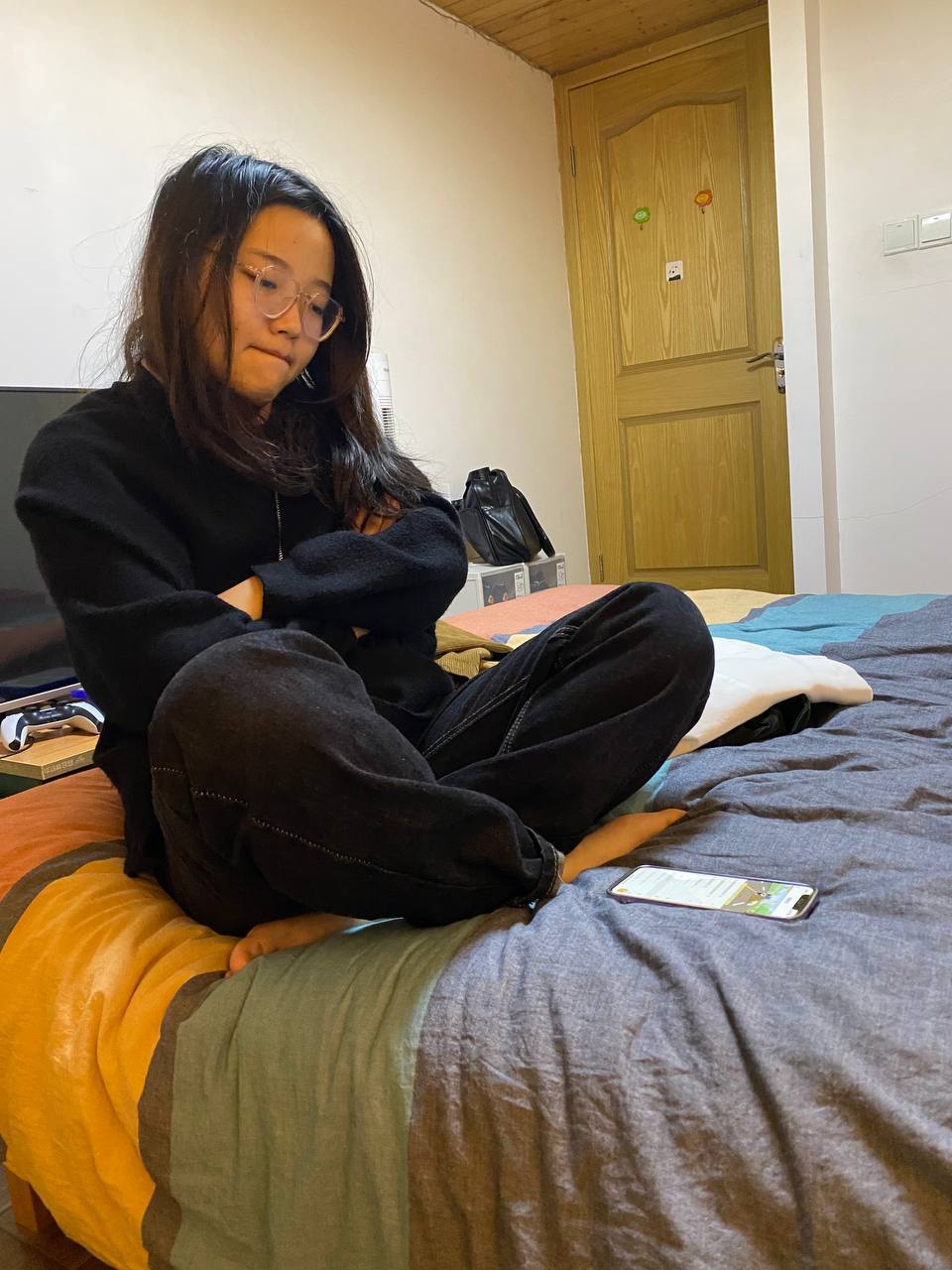 受公交车被多男摁住灌浓精