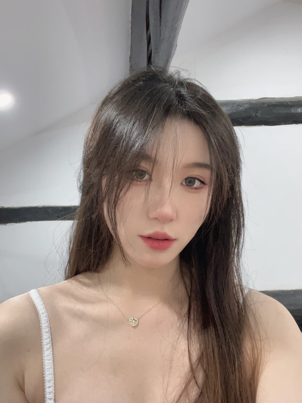 末满18影院禁-人妻巨大乳一二三区 - 小鸡AV久久亚洲精品无码Va白人极品