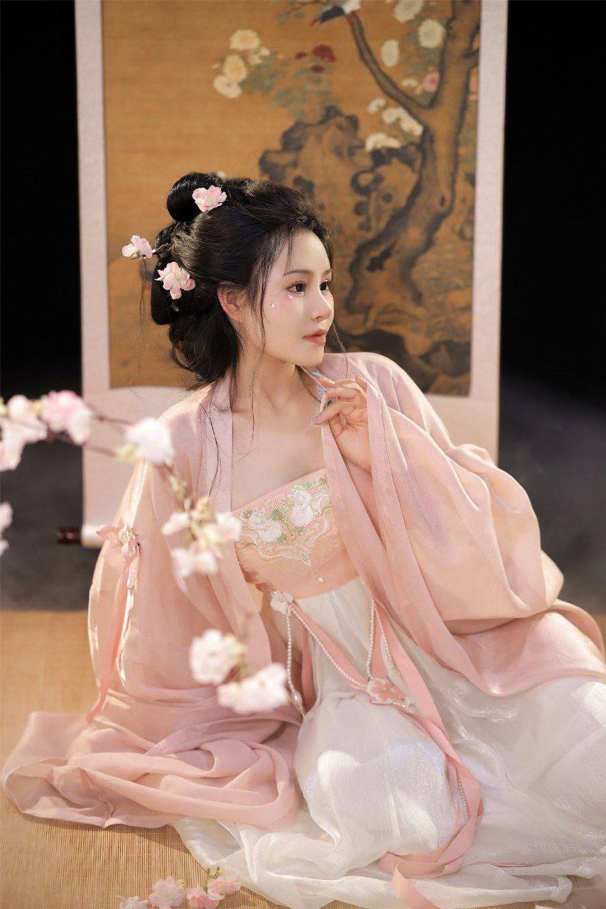 成人午夜久久精品-欧美色交 - 小鸡AV山中艳潭