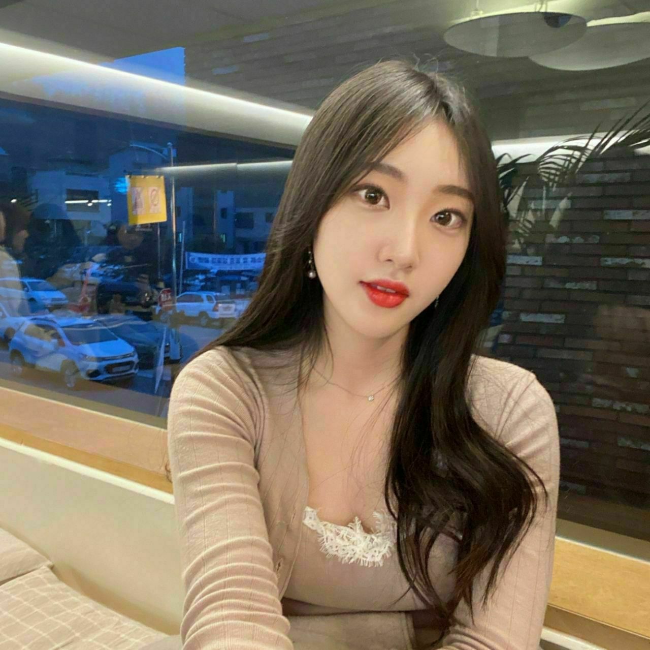 av我要看-欧美巨乳勺A片 - 小鸡AV和50岁女人做经历真爽