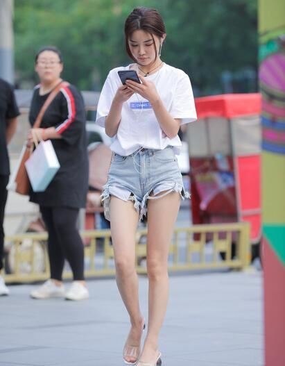 别摸了啊嗯上课呢h长篇小说