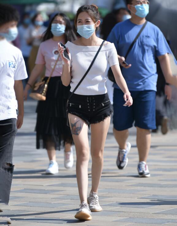 又黄又爽又无遮挡在线观看免费-日本三级hd - 小鸡AV国产又粗又猛又爽又黄