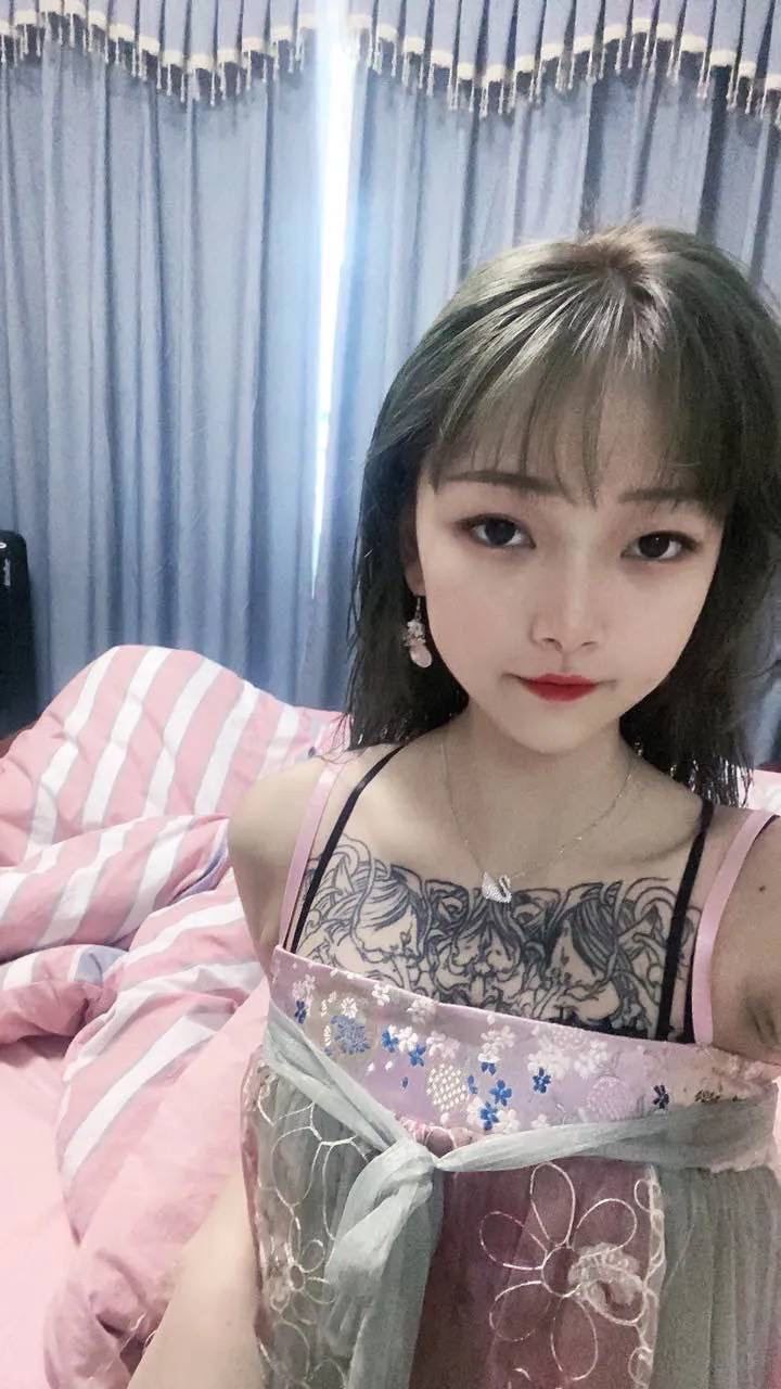 欧美日韩三级电影-裸睡吃乳gl小说 - 小鸡AV欧美乱一级在线观看