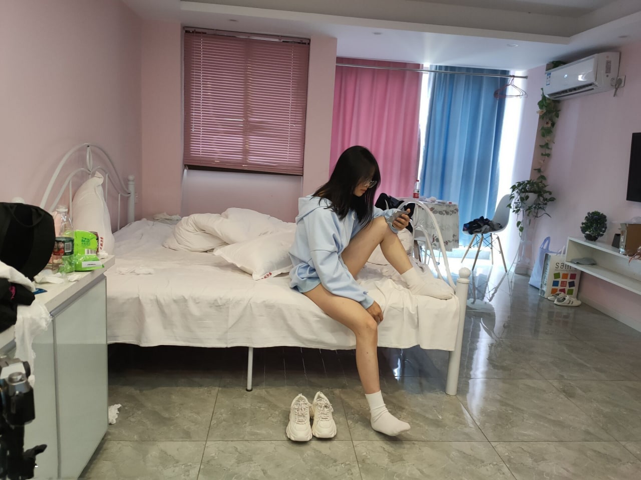 天天看片天天爽_免费播放-美女扒开屁股让男人桶 - 小鸡AV色鬼久久